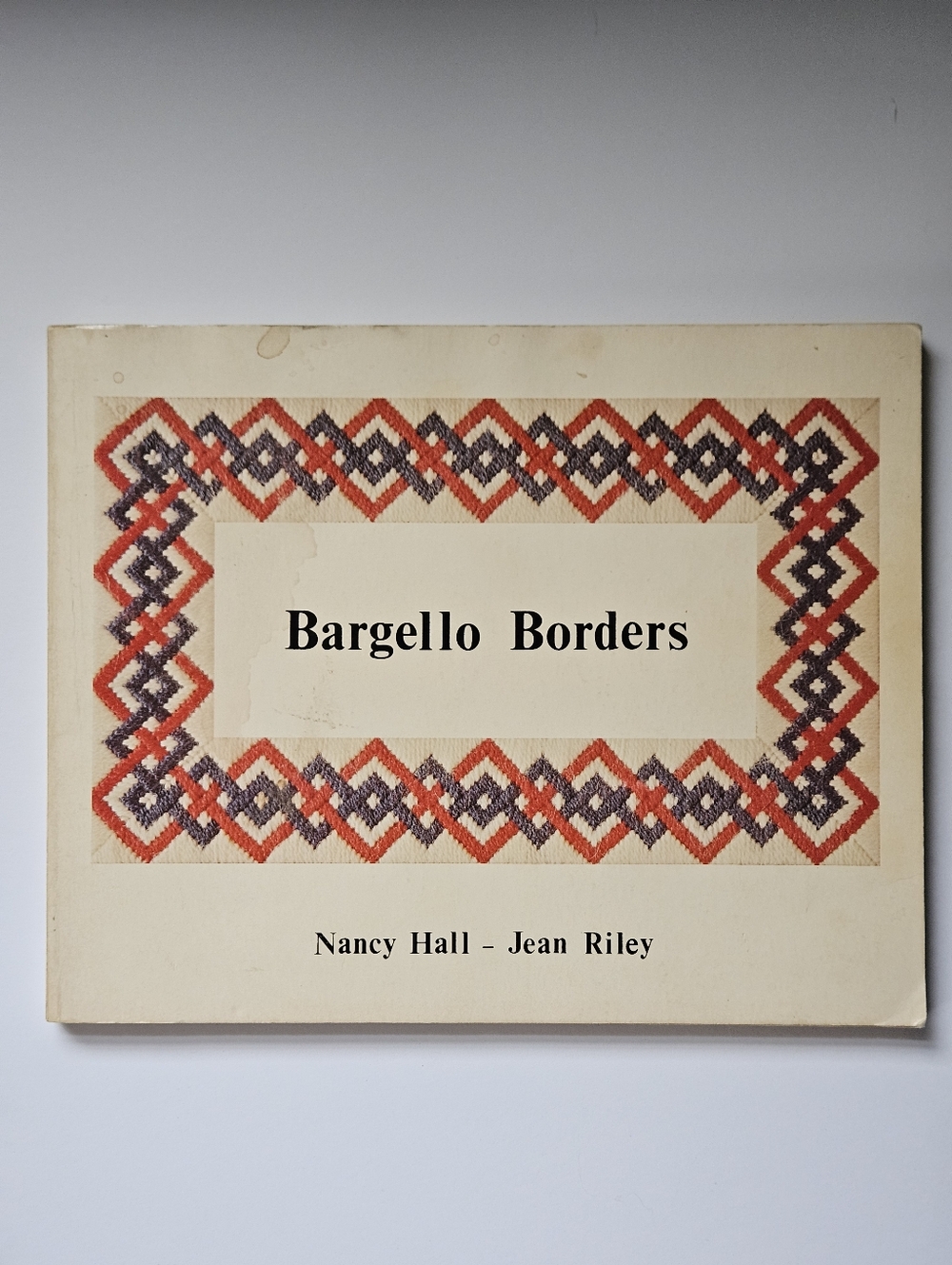 Vintage 1974 Bargello Borders Nancy Hall Jean Riley needlepoint paperback book